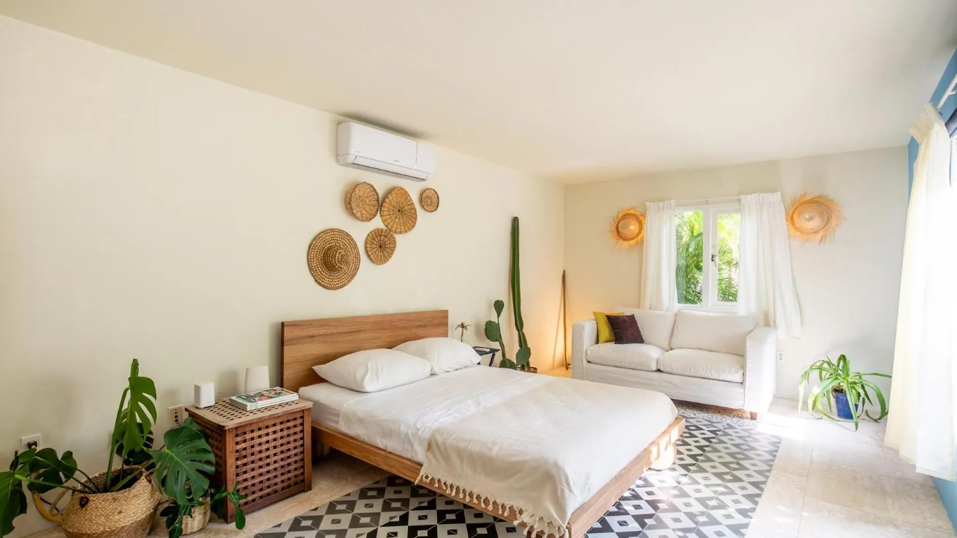 Naima Luxury Home, Cottage & Apartment Rentals Paradera Aruba