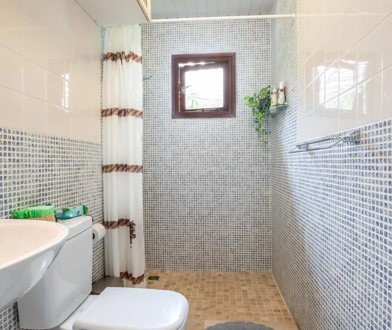 Chata Naima Luxury Home, Cottage & Apartment Rentals Paradera